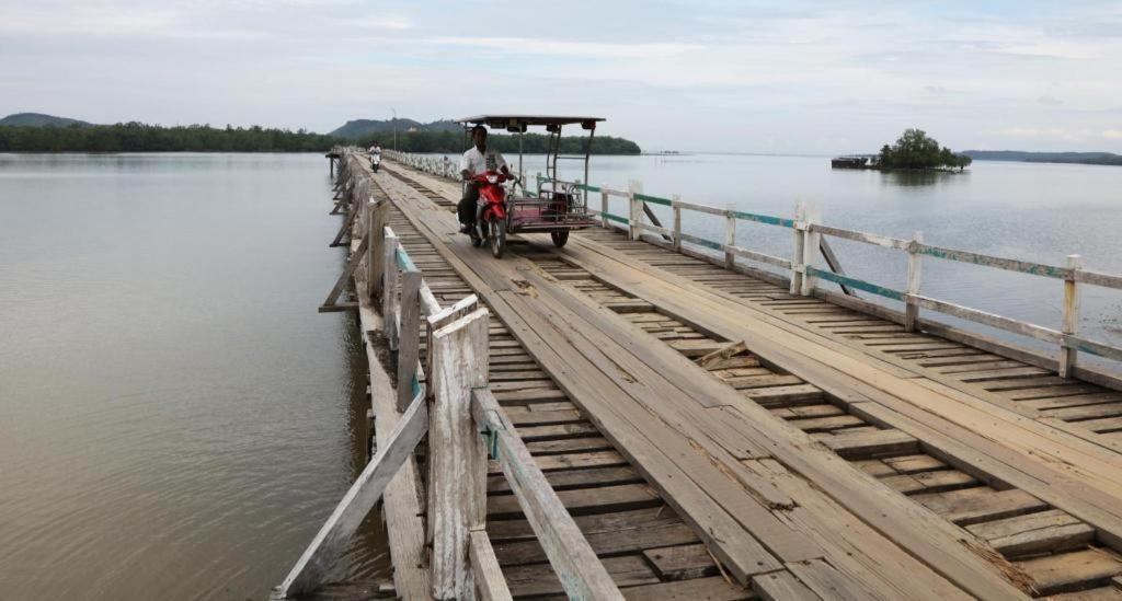 Penguin Hotel Kawthaung Kültér fotó