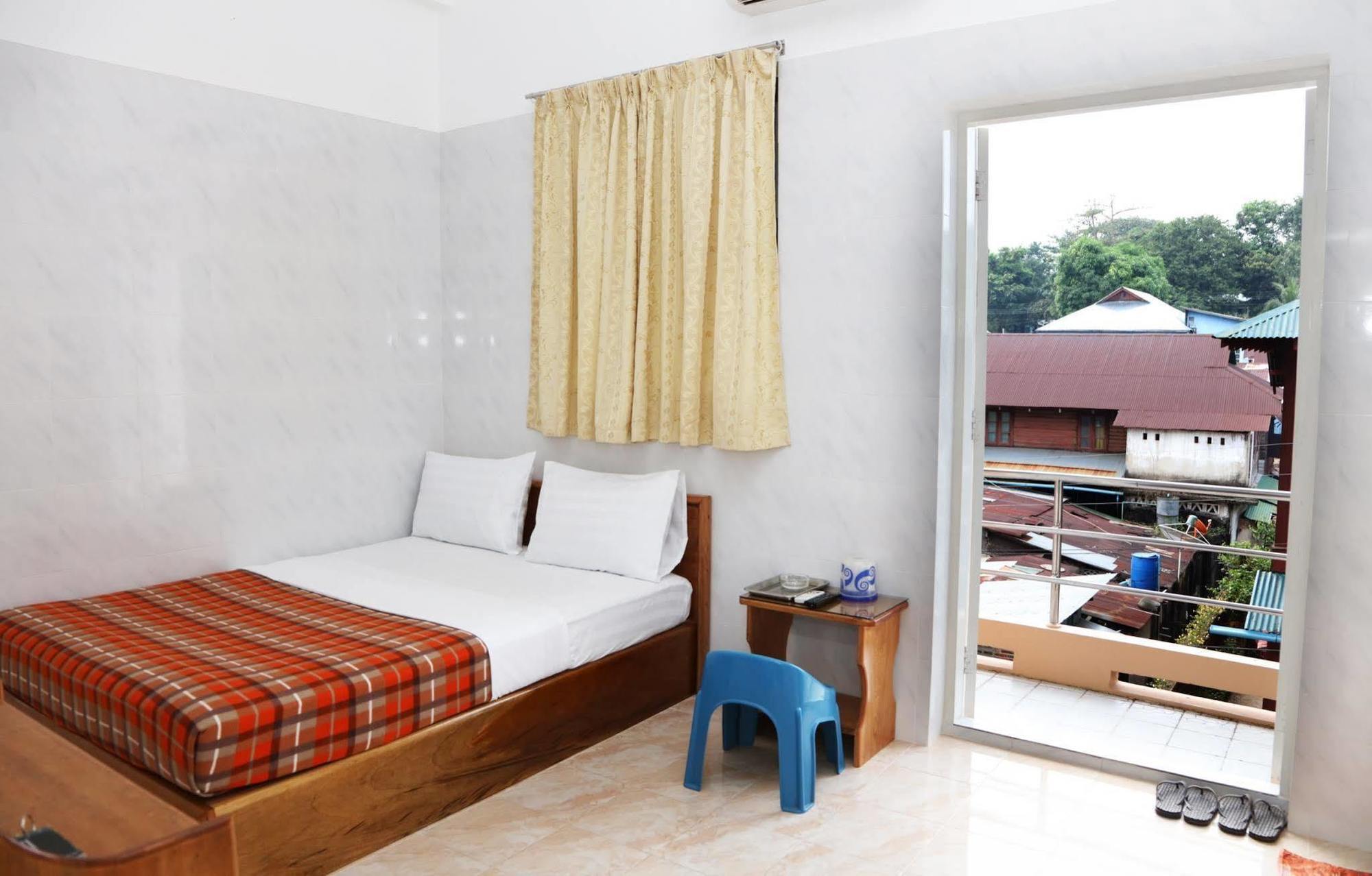 Penguin Hotel Kawthaung Kültér fotó